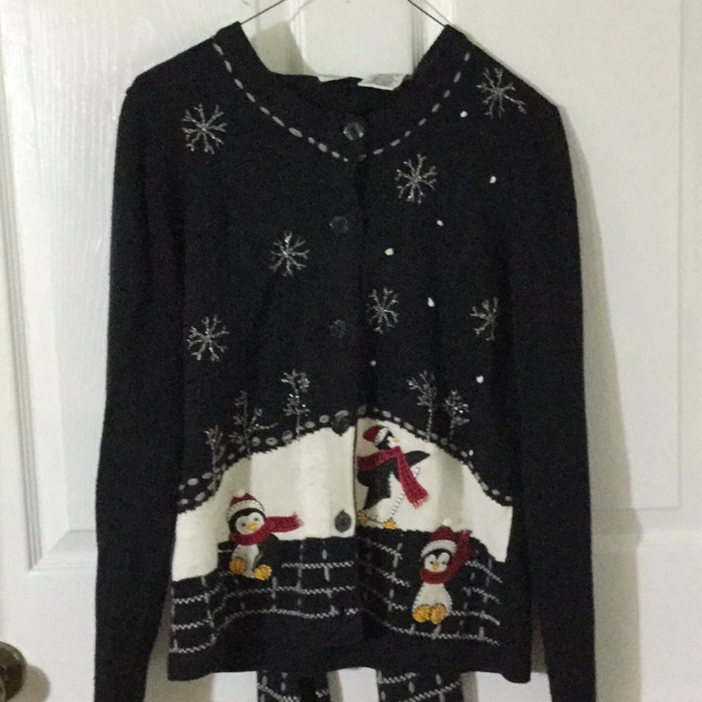 Cute White Stag Christmas sweater. - Picture 1 of 8